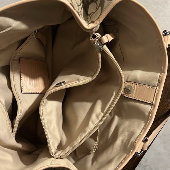 Coach Handbag with multiple compartments